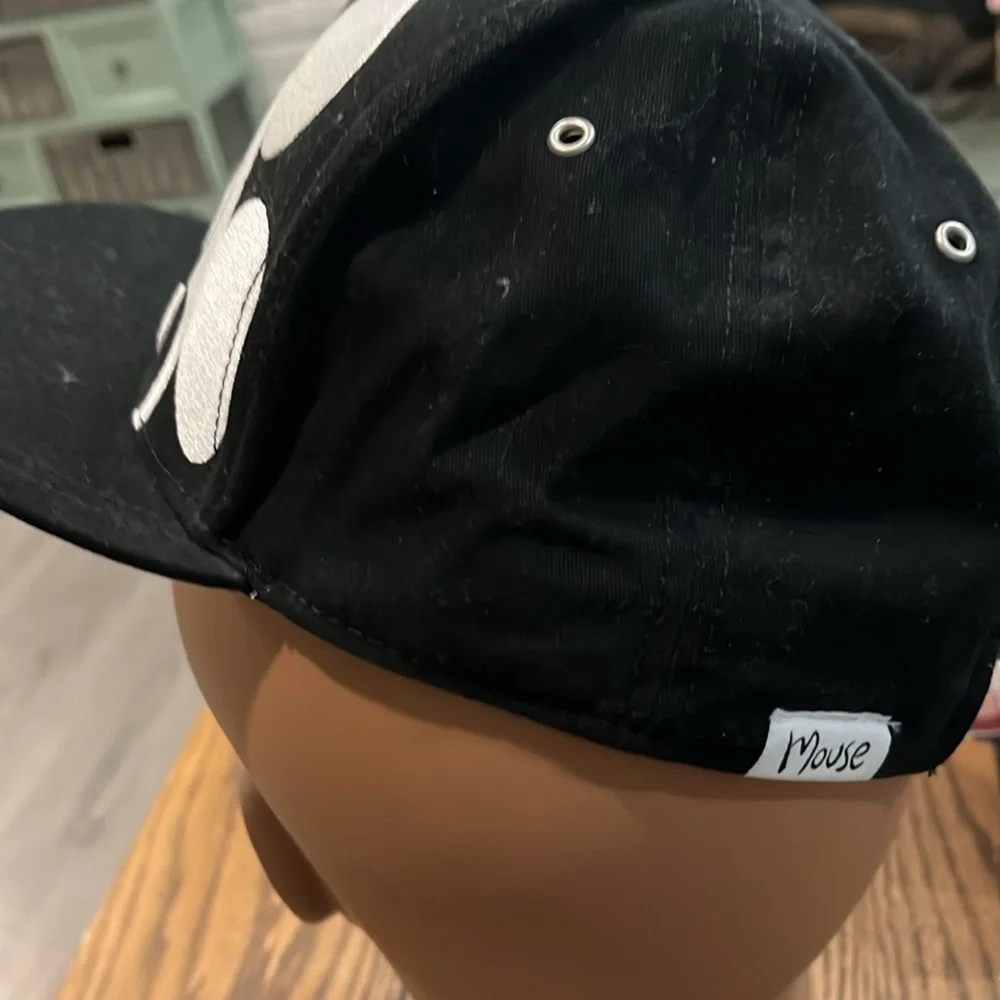 Men’s  Black and White Mickey Mouse hat!
